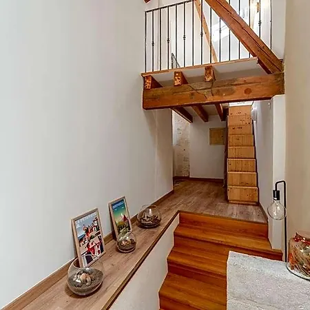 Les Greniers Du Chateau Panzió Domazan