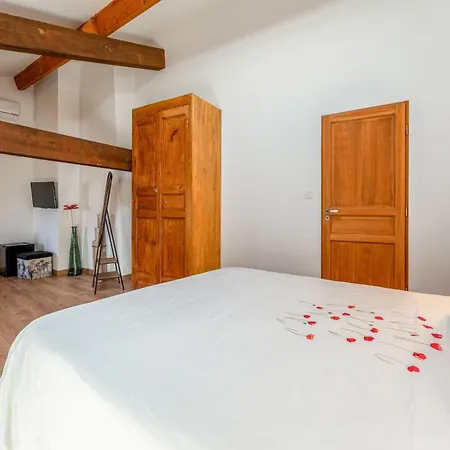 Panzió Les Greniers Du Chateau